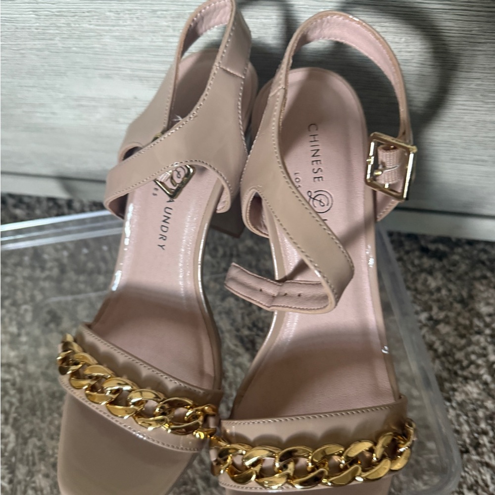 Chinese Laundry Beige Sandals with Gold Chain Accent